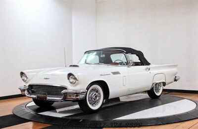 1957 Ford Thunderbird   - Photo 11 - Springfield, OH 45503