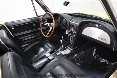 1965 Chevrolet Corvette   - Photo 14 - Springfield, OH 45503