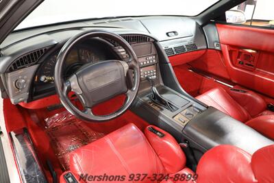 1990 Chevrolet Corvette   - Photo 13 - Springfield, OH 45503