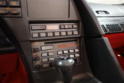 1990 Chevrolet Corvette   - Photo 16 - Springfield, OH 45503