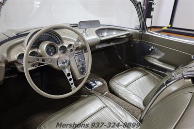 1961 Chevrolet Corvette   - Photo 2 - Springfield, OH 45503