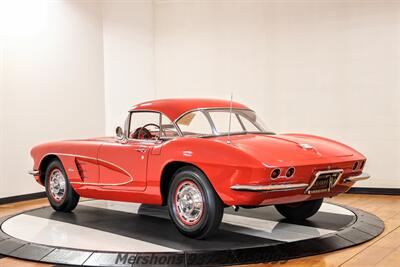 1961 Chevrolet Corvette   - Photo 11 - Springfield, OH 45503