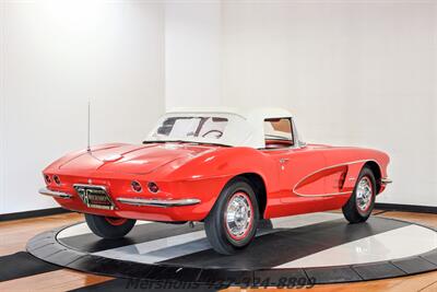 1961 Chevrolet Corvette   - Photo 20 - Springfield, OH 45503