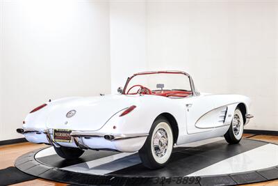 1960 Chevrolet Corvette   - Photo 9 - Springfield, OH 45503