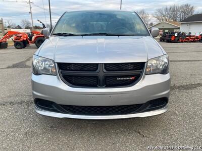 2017 Dodge Grand Caravan SE Plus   - Photo 2 - Salem, IL 62881