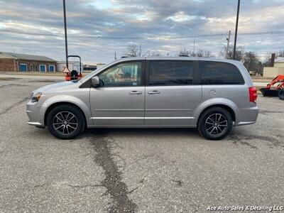 2017 Dodge Grand Caravan SE Plus   - Photo 8 - Salem, IL 62881