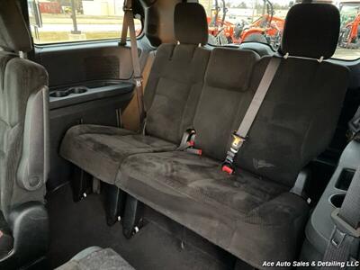 2017 Dodge Grand Caravan SE Plus   - Photo 27 - Salem, IL 62881