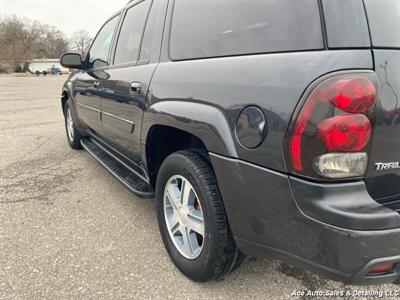 2005 Chevrolet TrailBlazer EXT LT   - Photo 11 - Salem, IL 62881