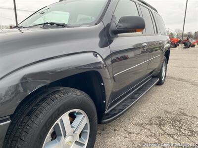 2005 Chevrolet TrailBlazer EXT LT   - Photo 10 - Salem, IL 62881