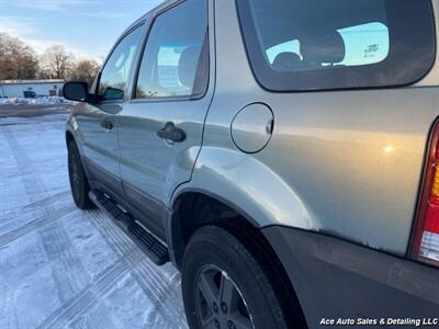 2005 Ford Escape XLS   - Photo 10 - Salem, IL 62881