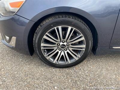 2014 Kia Cadenza Premium   - Photo 16 - Salem, IL 62881