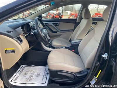 2016 Hyundai ELANTRA SE   - Photo 19 - Salem, IL 62881