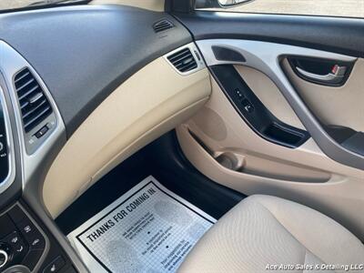 2016 Hyundai ELANTRA SE   - Photo 24 - Salem, IL 62881