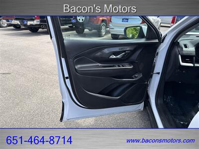 2022 GMC Terrain SLT - Photo 11 - Forest Lake, MN 55025