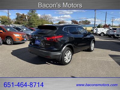 2018 Nissan Rogue Sport SV   - Photo 5 - Forest Lake, MN 55025