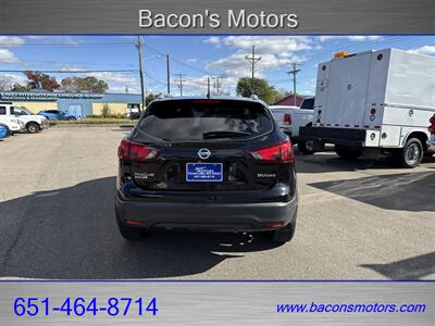 2018 Nissan Rogue Sport SV   - Photo 6 - Forest Lake, MN 55025