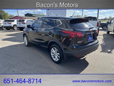 2018 Nissan Rogue Sport SV   - Photo 7 - Forest Lake, MN 55025