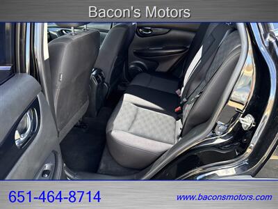 2018 Nissan Rogue Sport SV   - Photo 13 - Forest Lake, MN 55025