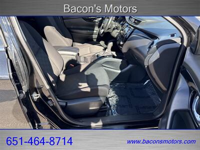 2018 Nissan Rogue Sport SV   - Photo 16 - Forest Lake, MN 55025