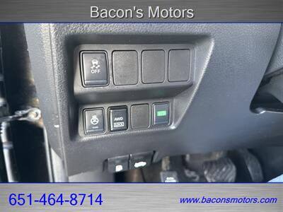 2018 Nissan Rogue Sport SV   - Photo 21 - Forest Lake, MN 55025