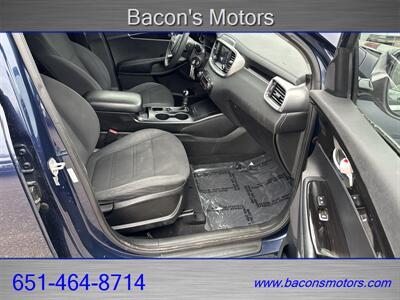 2019 Kia Sorento LX V6   - Photo 17 - Forest Lake, MN 55025