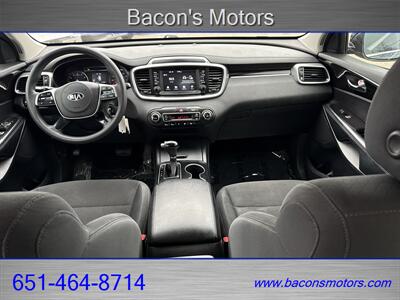 2019 Kia Sorento LX V6   - Photo 18 - Forest Lake, MN 55025