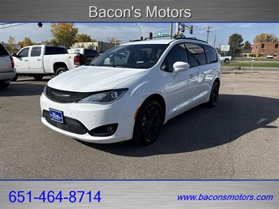 2020 Chrysler Pacifica Launch Edition Van