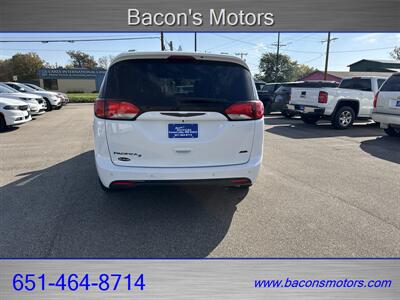 2020 Chrysler Pacifica Launch Edition   - Photo 6 - Forest Lake, MN 55025