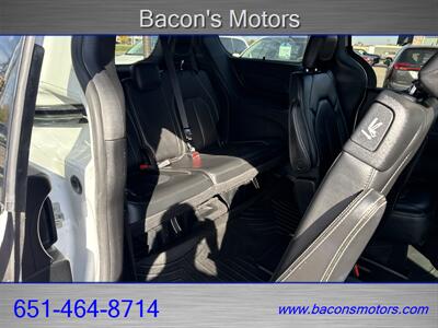 2020 Chrysler Pacifica Launch Edition   - Photo 16 - Forest Lake, MN 55025