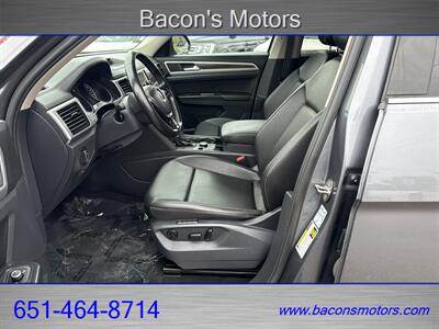 2018 Volkswagen Atlas V6 SEL 4Motion   - Photo 11 - Forest Lake, MN 55025