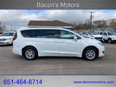 2020 Chrysler Pacifica Touring L   - Photo 4 - Forest Lake, MN 55025