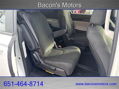 2022 Kia Carnival LX   - Photo 15 - Forest Lake, MN 55025