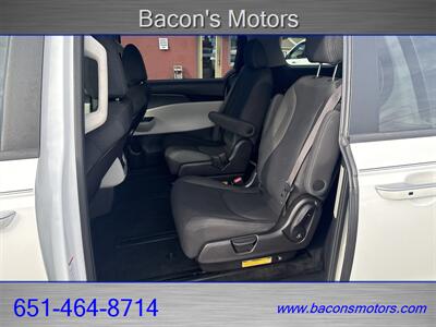 2022 Kia Carnival LX   - Photo 12 - Forest Lake, MN 55025