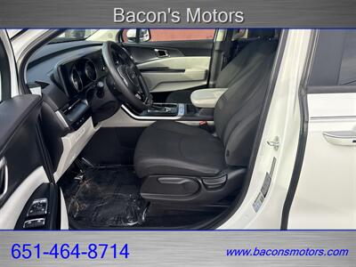 2022 Kia Carnival LX   - Photo 11 - Forest Lake, MN 55025
