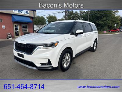 2022 Kia Carnival LX   - Photo 1 - Forest Lake, MN 55025