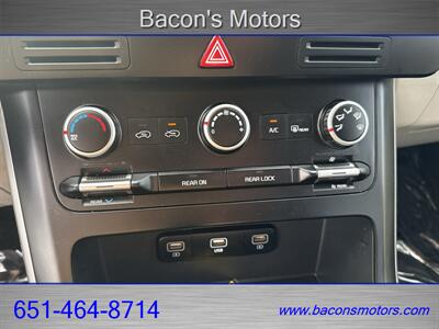2022 Kia Carnival LX   - Photo 25 - Forest Lake, MN 55025
