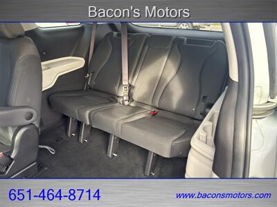 2022 Kia Carnival LX   - Photo 13 - Forest Lake, MN 55025