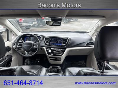 2022 Chrysler Pacifica Touring L - Photo 19 - Forest Lake, MN 55025