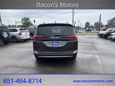 2022 Chrysler Pacifica Touring L - Photo 6 - Forest Lake, MN 55025