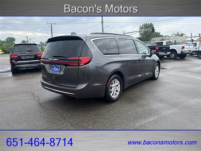 2022 Chrysler Pacifica Touring L - Photo 5 - Forest Lake, MN 55025