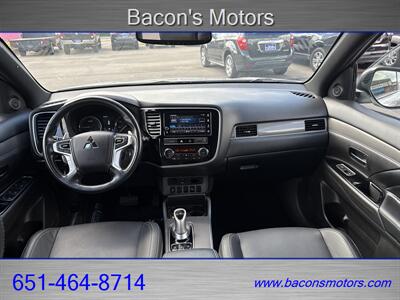 2019 Mitsubishi Outlander PHEV SEL   - Photo 17 - Forest Lake, MN 55025