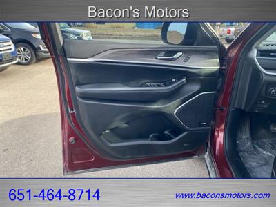 2022 Jeep Grand Cherokee L Limited - Photo 10 - Forest Lake, MN 55025