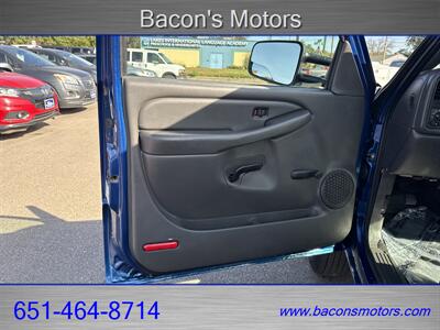2004 GMC Sierra 2500 Work Truck 2dr Regular Cab Work Truck   - Photo 11 - Forest Lake, MN 55025