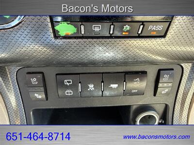 2011 Chevrolet Traverse LTZ   - Photo 22 - Forest Lake, MN 55025