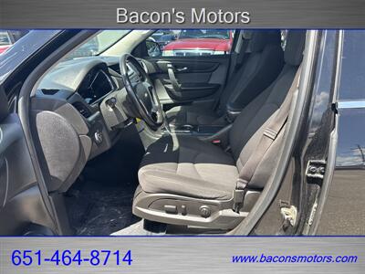 2016 Chevrolet Traverse LT   - Photo 11 - Forest Lake, MN 55025