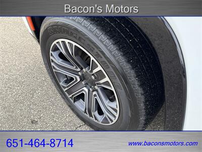 2024 Jeep Wagoneer L Series II   - Photo 9 - Forest Lake, MN 55025