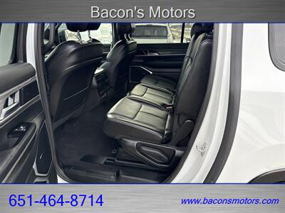 2024 Jeep Wagoneer L Series II   - Photo 16 - Forest Lake, MN 55025