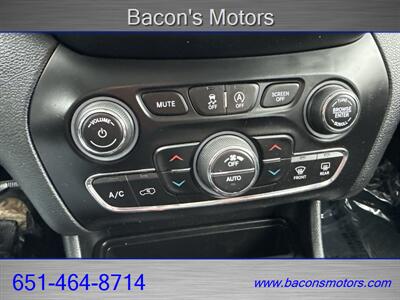 2019 Jeep Cherokee Latitude Plus   - Photo 25 - Forest Lake, MN 55025