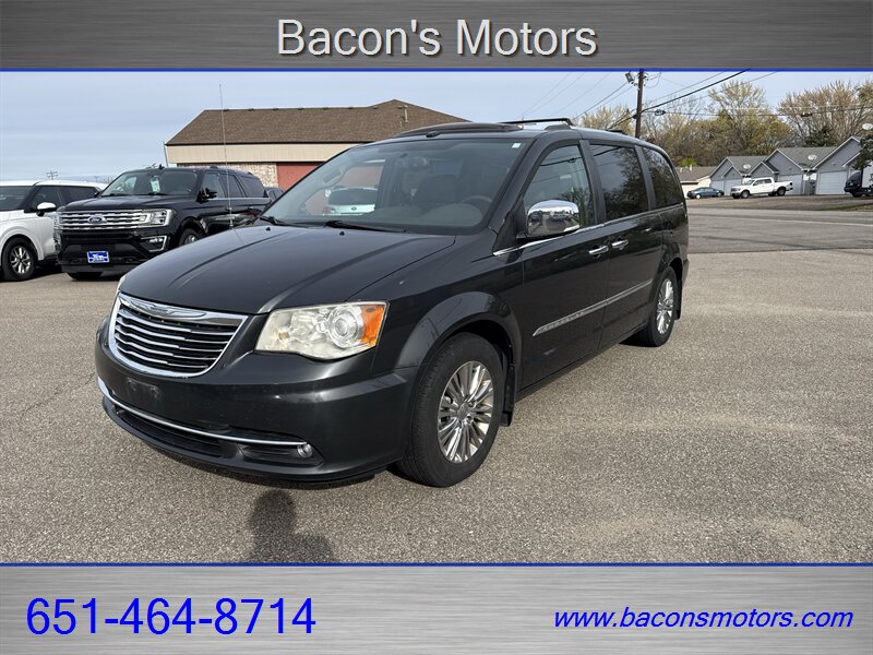 2011 Chrysler Town & Country Limited   - Photo 1 - Forest Lake, MN 55025