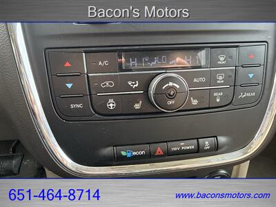 2011 Chrysler Town & Country Limited - Photo 24 - Forest Lake, MN 55025